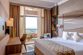 Two Seasons Hotel & Apartments