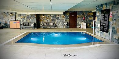 Two Seasons Hotel & Apartments