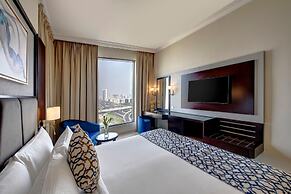 Two Seasons Hotel & Apartments
