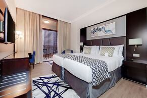 Two Seasons Hotel & Apartments