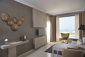 Two Seasons Hotel & Apartments