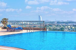 Two Seasons Hotel & Apartments