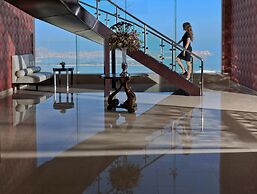 Two Seasons Hotel & Apartments
