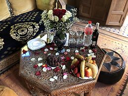 Riad Layalina