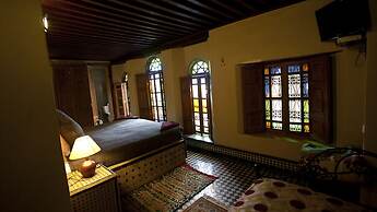 Riad Layalina