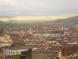 Riad Layalina