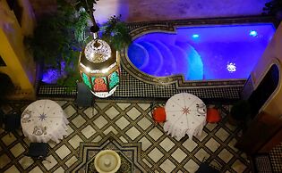 Riad Layalina