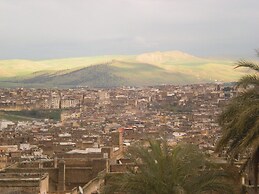 Riad Layalina