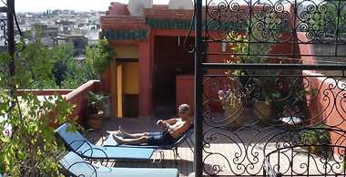 Riad Layalina