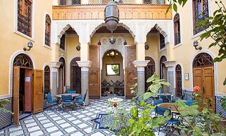 Riad Layalina