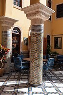 Riad Layalina