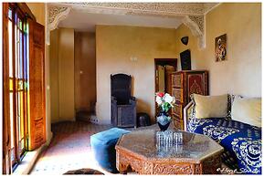 Riad Layalina