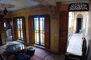 Riad Layalina