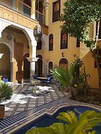 Riad Layalina