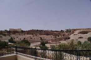 Riad Layalina