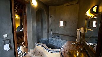 Riad Layalina
