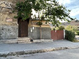 Riad Layalina