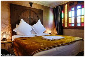 Riad Layalina