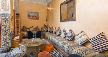 Riad Layalina