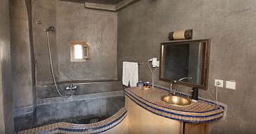 Riad Layalina