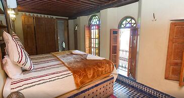 Riad Layalina
