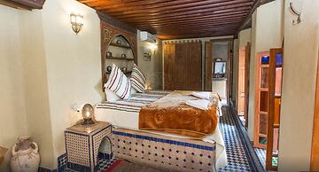 Riad Layalina