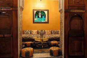 Riad Layalina