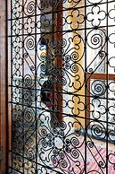 Riad Layalina