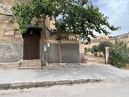 Riad Layalina