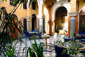 Riad Layalina