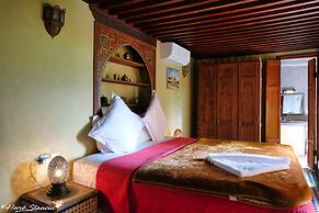 Riad Layalina