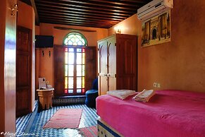 Riad Layalina