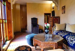 Riad Layalina