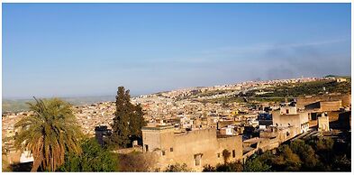 Riad Layalina