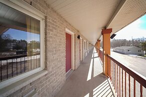 Super 8 by Wyndham Kingston
