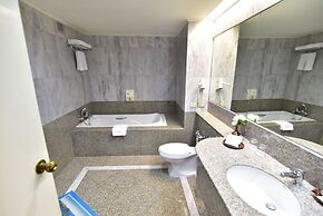 Thumrin Thana Hotel