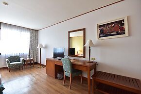 Thumrin Thana Hotel