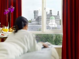 Pembroke Hotel