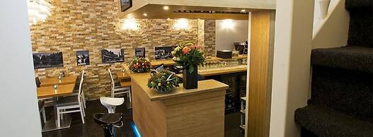 Hotel Larende