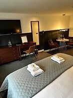 Nithsdale Hotel