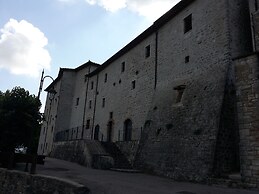 Castello Izzalini Todi Resort