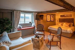 The George Inn and The Plaine