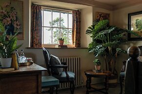 The George Inn and The Plaine