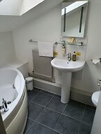 Dragon Inn Crickhowell