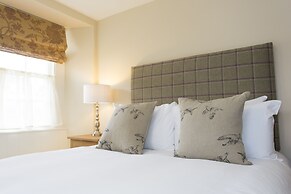 George Hotel