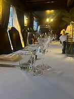 Ravenwood Hall Hotel