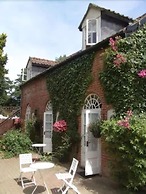 Ravenwood Hall Hotel