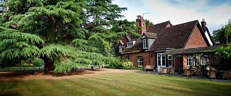 Ravenwood Hall Hotel