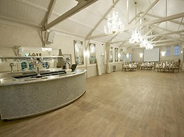 Ravenwood Hall Hotel
