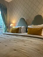 Ravenwood Hall Hotel